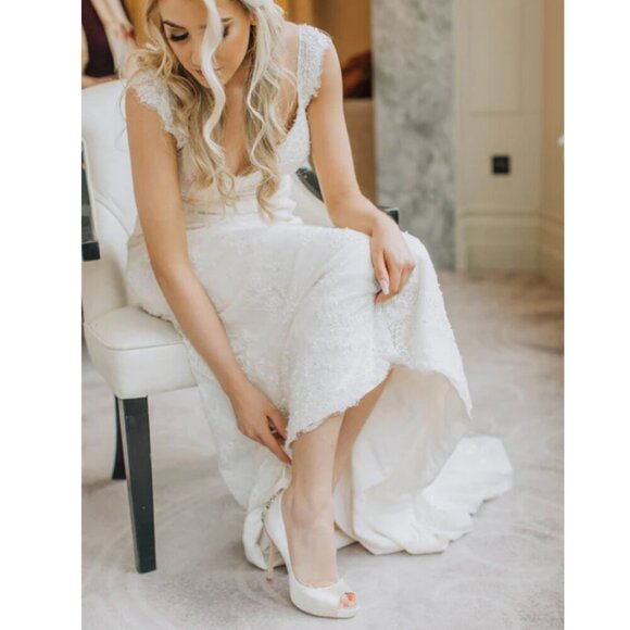 Badgley Mischka Kiara Bridal Shoes - Picture 1 of 10